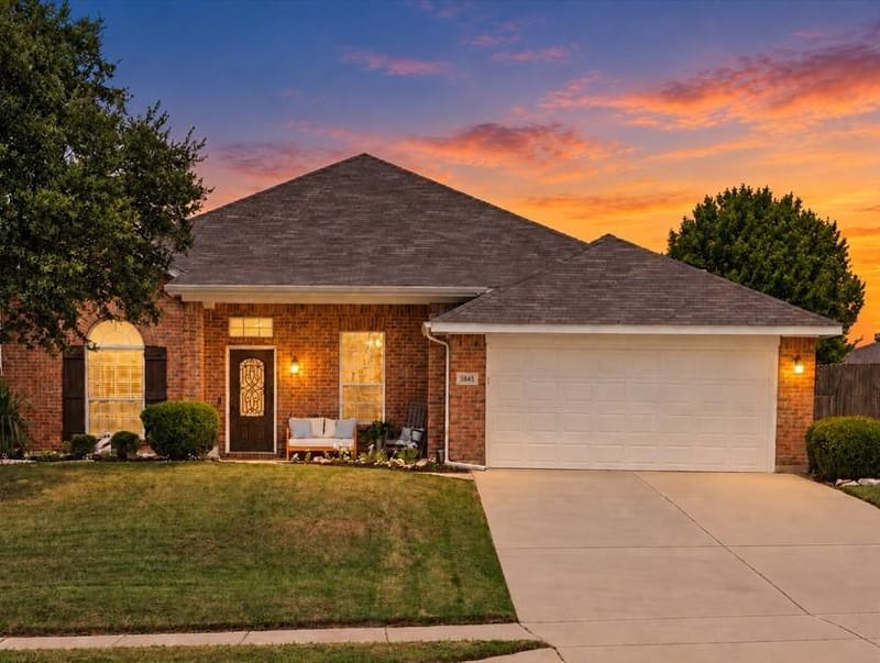 5845 Lamb Creek Drive, Fort Worth TX 76179 - Photo 4