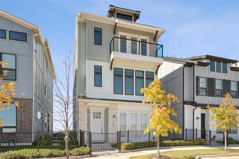 714 Resort Drive, Rowlett TX 75088 - Photo 2