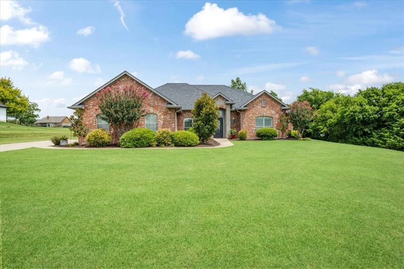 146 Derby Drive, Van Alstyne TX 75495