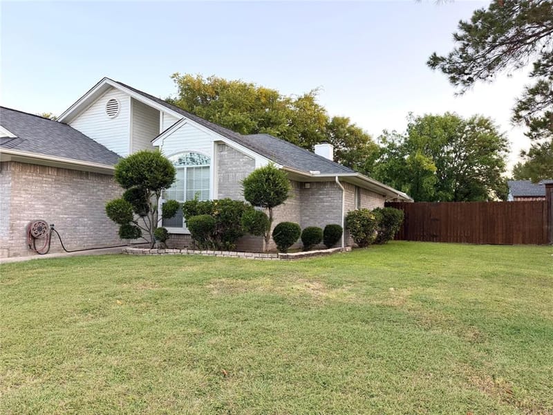 2530 Stresa Lane, Grand Prairie TX 75052 - Photo 2