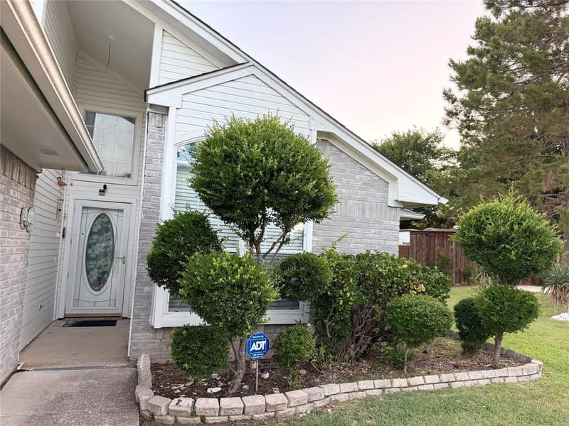 2530 Stresa Lane, Grand Prairie TX 75052 - Photo 3
