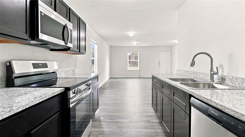 3204 Avenue L, Fort Worth TX 76105 - Photo 5