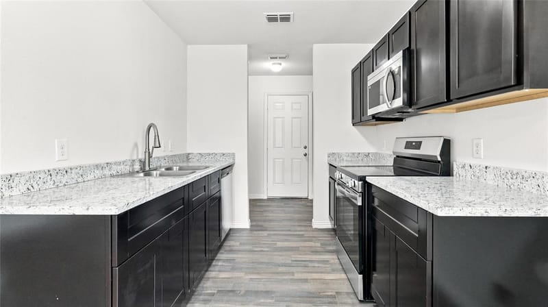 3204 Avenue L, Fort Worth TX 76105 - Photo 4