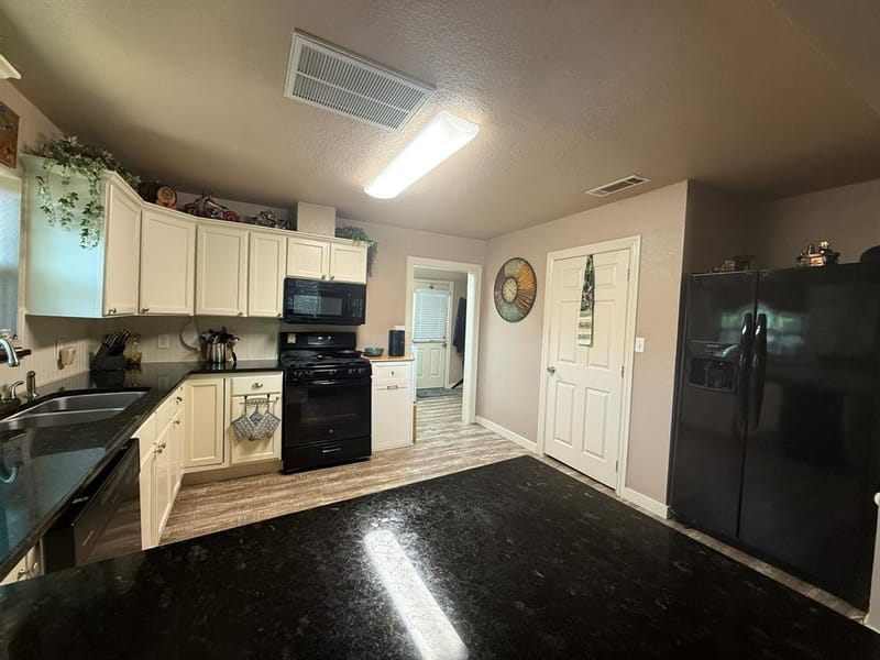 528 S Coppell Road, Coppell TX 75019 - Photo 4