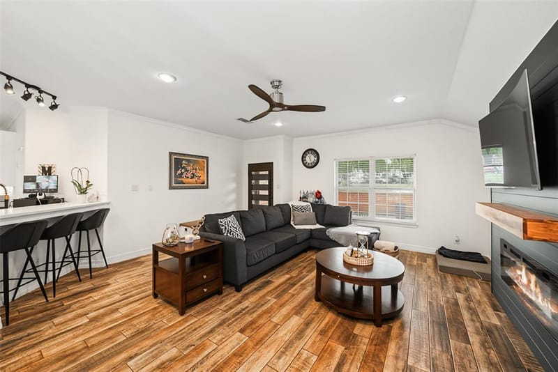 8015 Leigh Ann Drive, Dallas TX 75232 - Photo 12