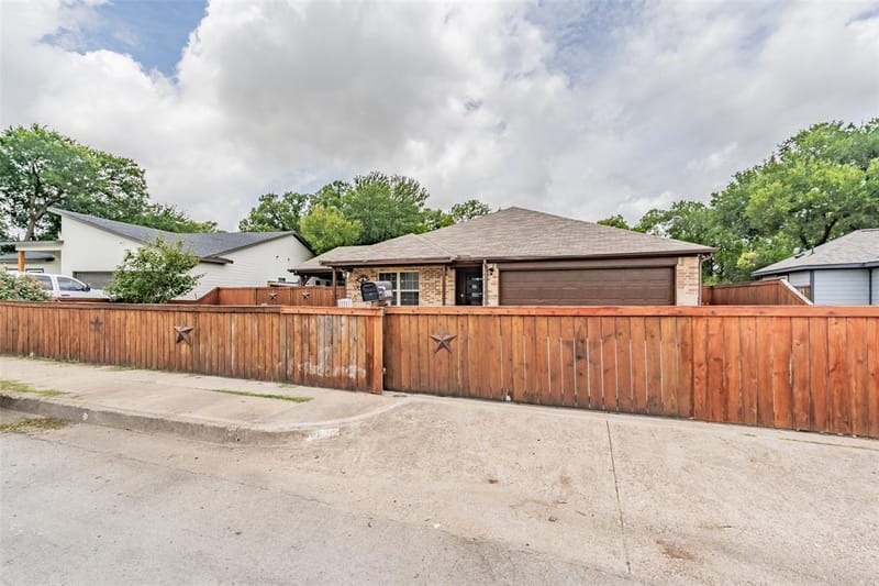 8015 Leigh Ann Drive, Dallas TX 75232 - Photo 9
