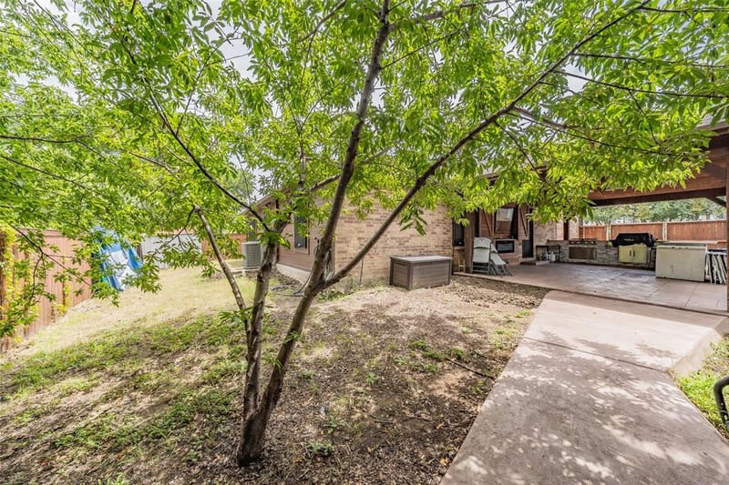 8015 Leigh Ann Drive, Dallas TX 75232 - Photo 10