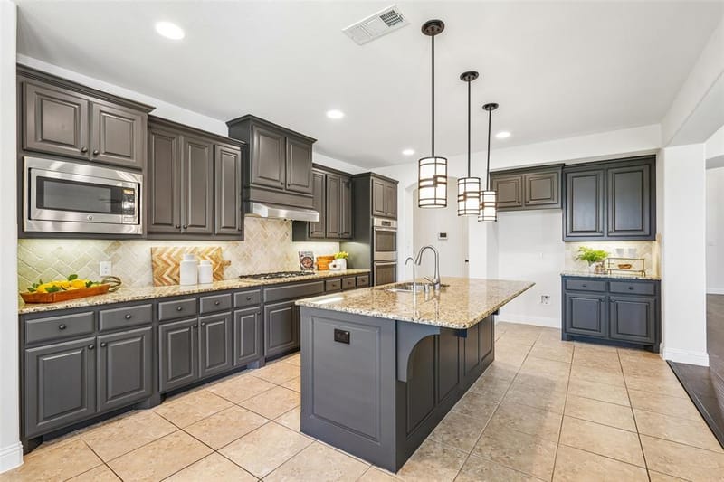 932 Champions Court, Roanoke TX 76262 - Photo 12