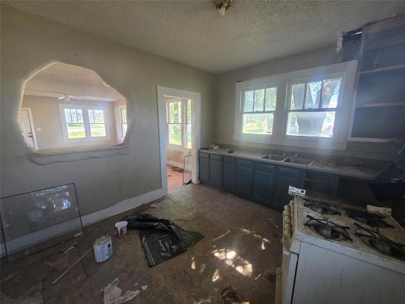 1100 E Walker Street, Breckenridge TX 76424 - Photo 12