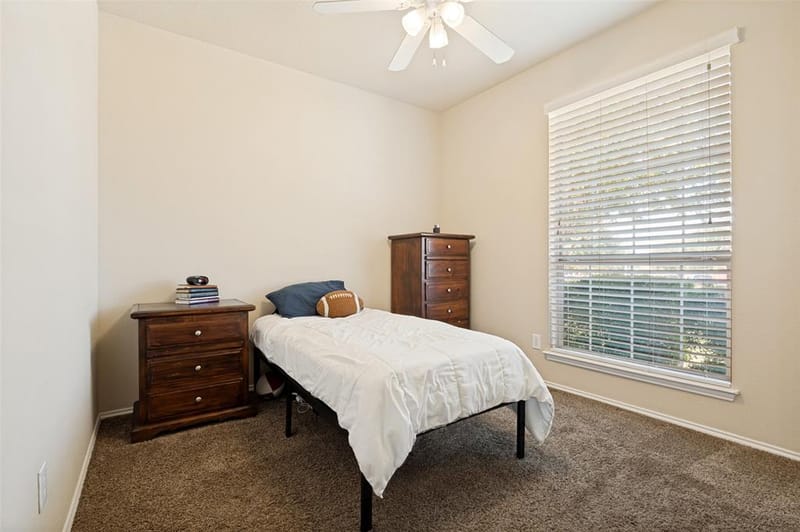 702 Champlain Court, Midlothian TX 76065 - Photo 16