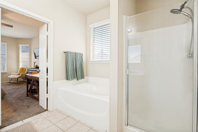 702 Champlain Court, Midlothian TX 76065 - Photo 10
