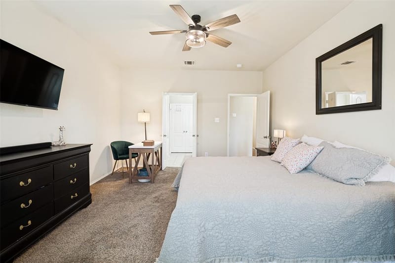 702 Champlain Court, Midlothian TX 76065 - Photo 8