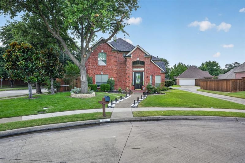 10201 Perkins Drive, Irving TX 75063 - Photo 2
