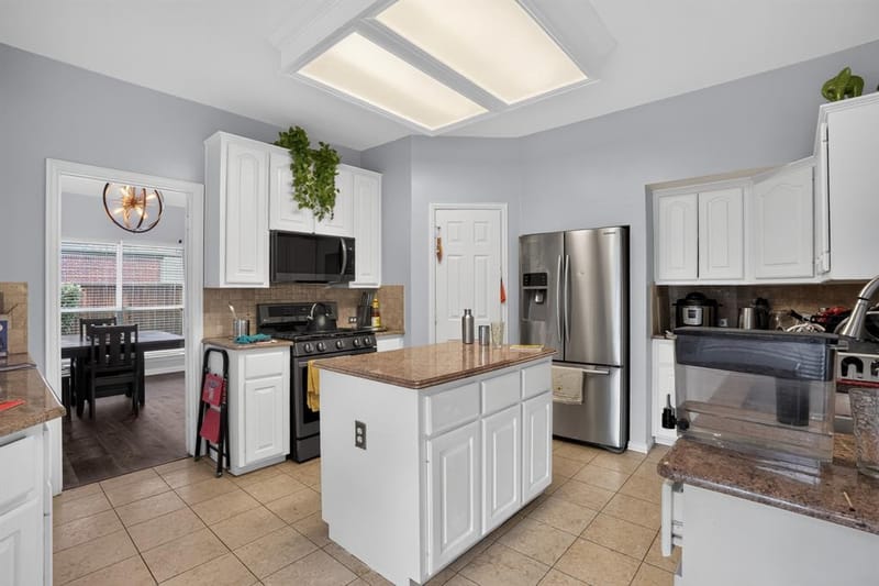 10201 Perkins Drive, Irving TX 75063 - Photo 10