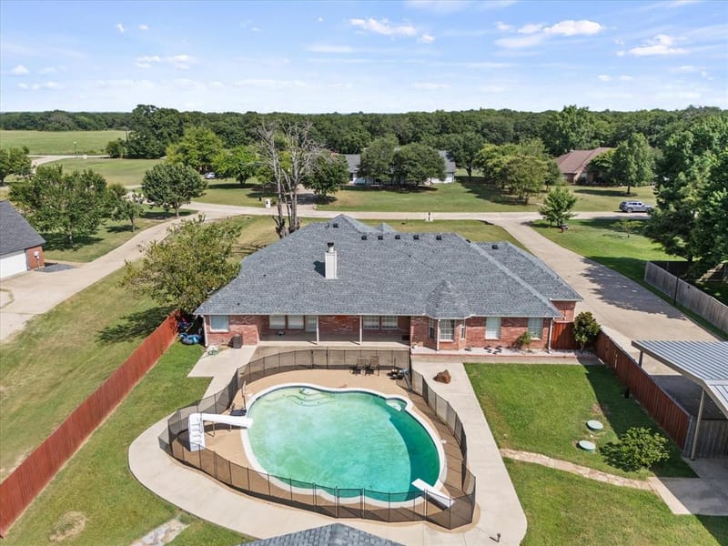1089 Oak Hollow Lane, Combine TX 75159 - Photo 3