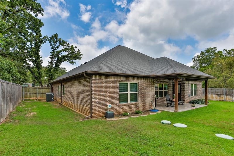 110 E Iriquois Drive, Lake Kiowa TX 76240 - Photo 27