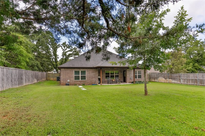 110 E Iriquois Drive, Lake Kiowa TX 76240 - Photo 26