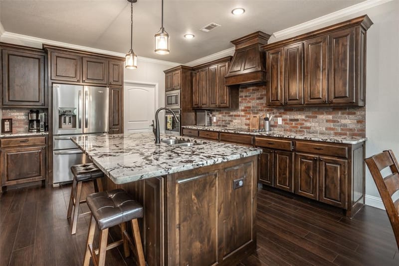 110 E Iriquois Drive, Lake Kiowa TX 76240 - Photo 14