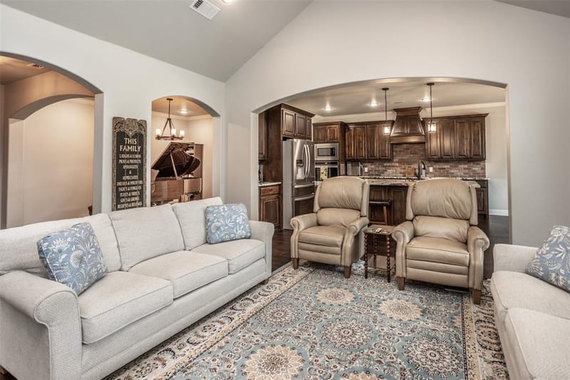110 E Iriquois Drive, Lake Kiowa TX 76240 - Photo 11