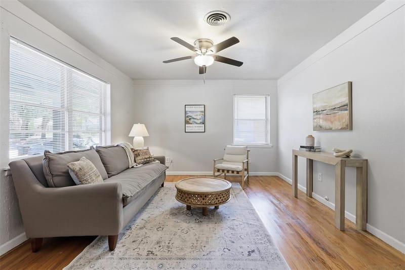 2321 Honeysuckle Avenue, Fort Worth TX 76111 - Photo 2