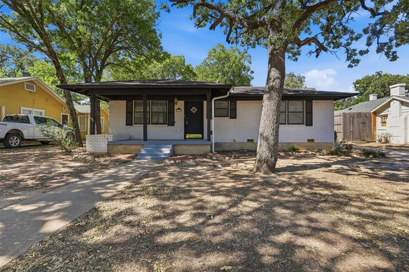 2321 Honeysuckle Avenue, Fort Worth TX 76111