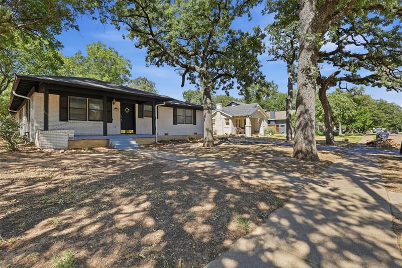 2321 Honeysuckle Avenue, Fort Worth TX 76111 - Photo 15