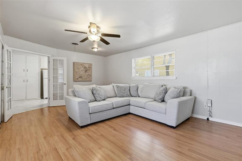 2321 Honeysuckle Avenue, Fort Worth TX 76111 - Photo 11