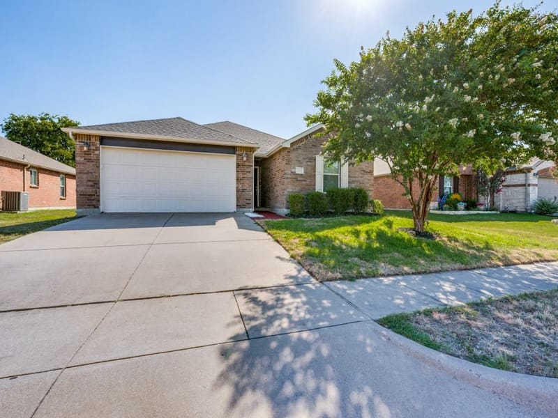 1281 Wysteria Lane, Burleson TX 76028