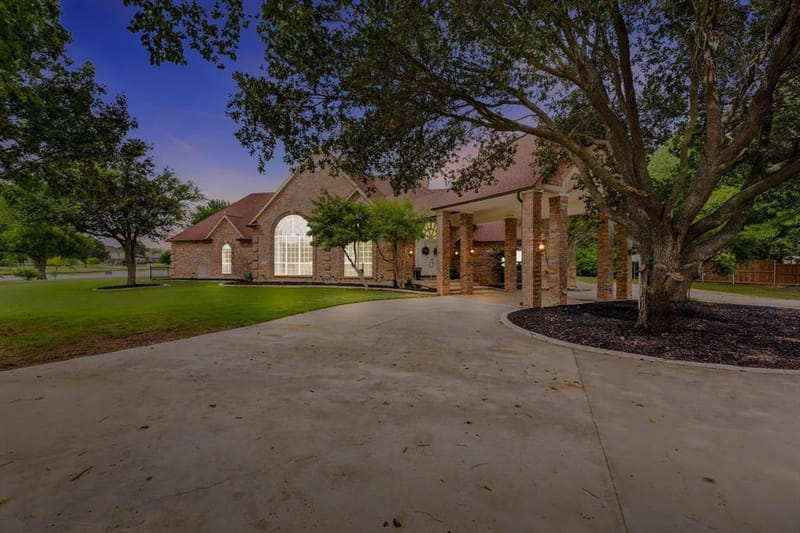 220 Meadow Lake Court, Double Oak TX 75077 - Photo 6