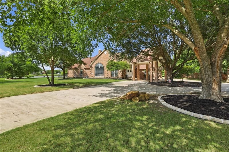 220 Meadow Lake Court, Double Oak TX 75077 - Photo 7