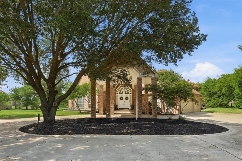 220 Meadow Lake Court, Double Oak TX 75077 - Photo 8