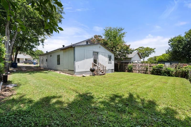109 E Tyler Street, Ennis TX 75119 - Photo 22