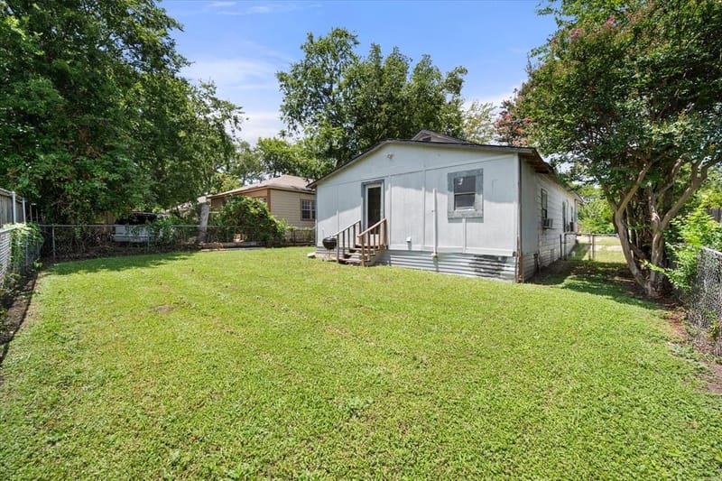 109 E Tyler Street, Ennis TX 75119 - Photo 20