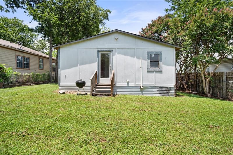 109 E Tyler Street, Ennis TX 75119 - Photo 21