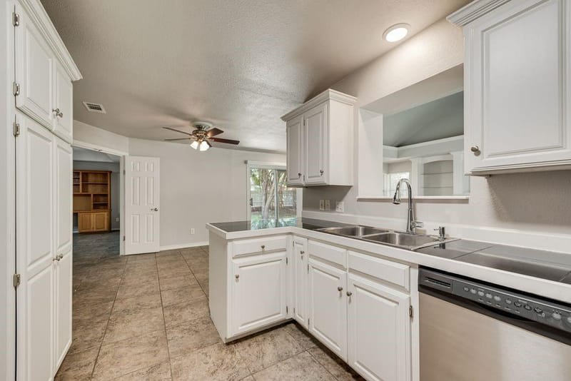 301 South Circle, Grandview TX 76050 - Photo 13