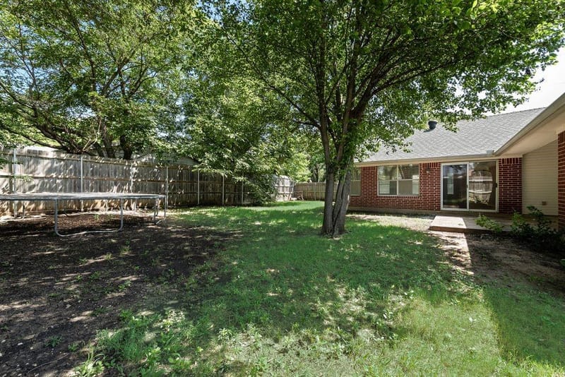301 South Circle, Grandview TX 76050 - Photo 28