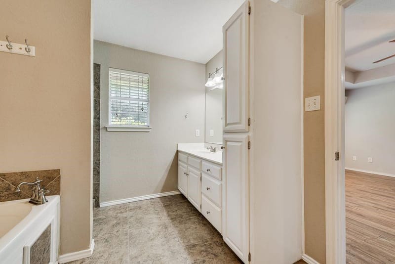 301 South Circle, Grandview TX 76050 - Photo 20