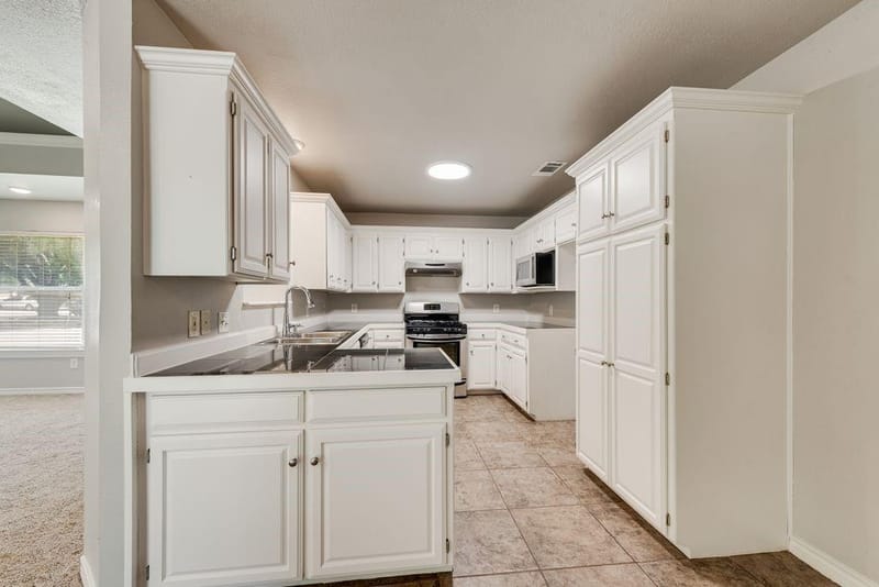 301 South Circle, Grandview TX 76050 - Photo 11