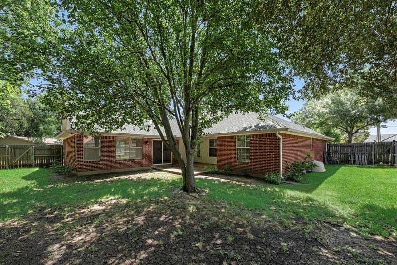 301 South Circle, Grandview TX 76050 - Photo 29