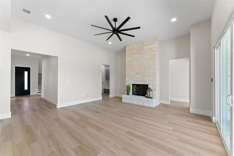 3415 Olympia Fields Drive, Burleson TX 76028 - Photo 12