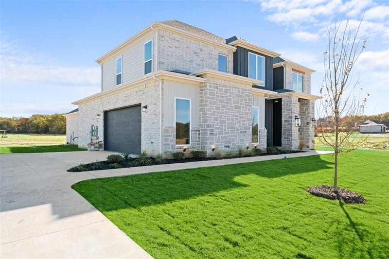 3415 Olympia Fields Drive, Burleson TX 76028 - Photo 5
