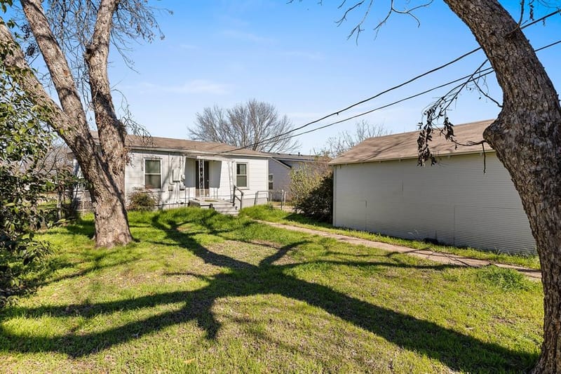 2712 Lyle Avenue, Waco TX 76708 - Photo 3