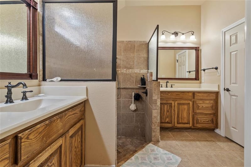 903 Winding Road, Granbury TX 76049 - Photo 10
