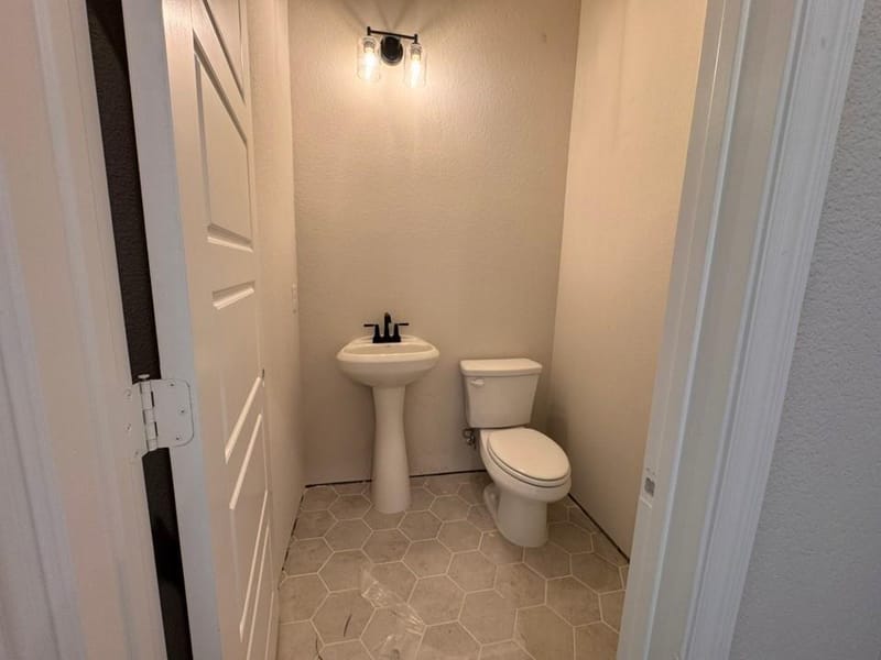 809 Zachary Michael Court, Springtown TX 76082 - Photo 10