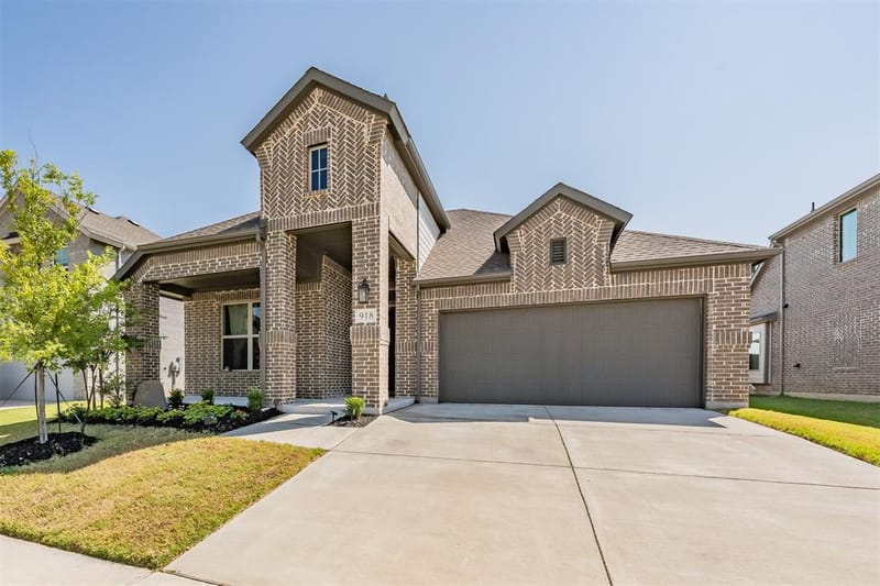 918 Hawthorn Lane, Mansfield TX 76063 - Photo 2
