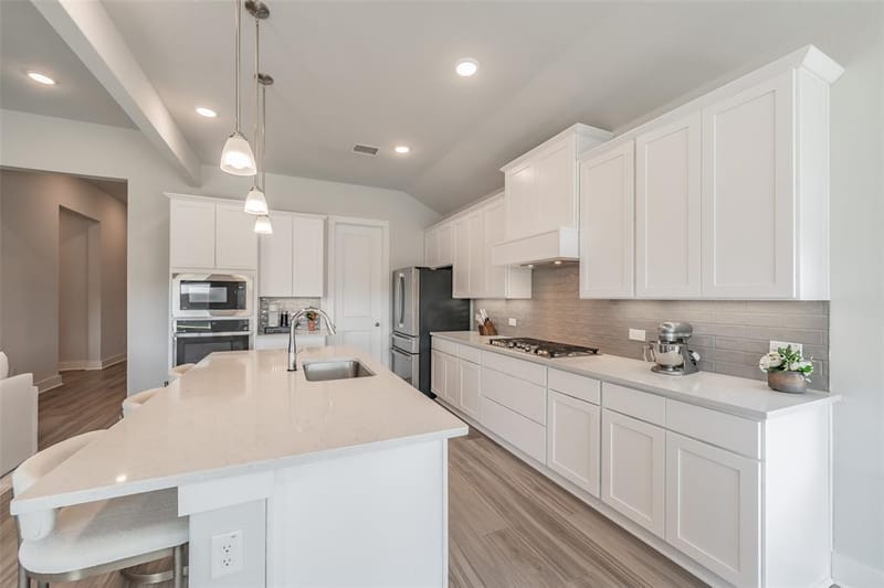 918 Hawthorn Lane, Mansfield TX 76063 - Photo 9