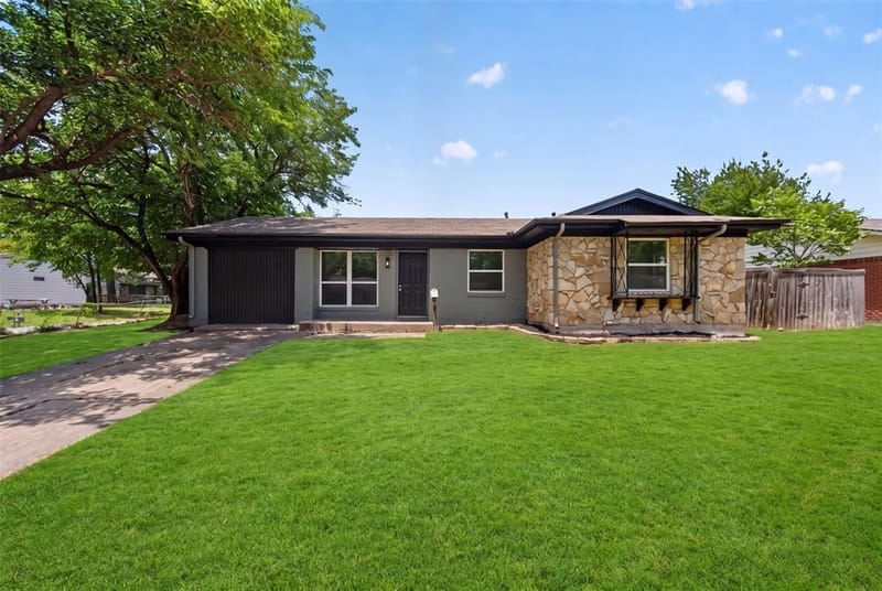 505 Pleasant Valley Road, Garland TX 75040 - Photo 2