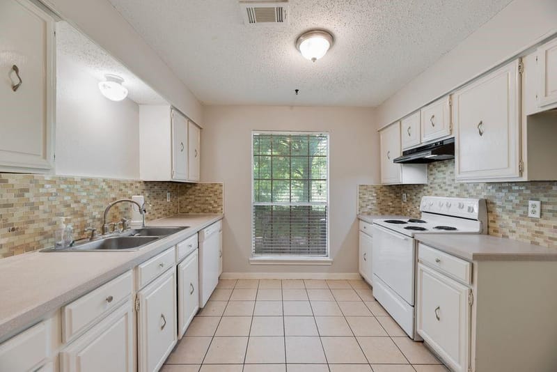 624 Trailwood Court, Garland TX 75043 - Photo 7