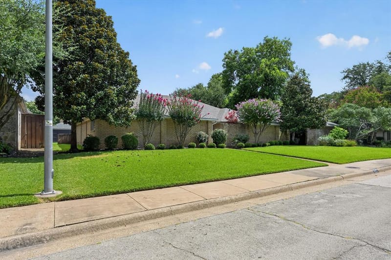 8833 Kenton Drive, Dallas TX 75231 - Photo 2