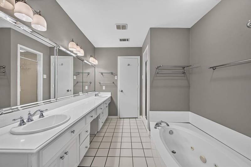 8833 Kenton Drive, Dallas TX 75231 - Photo 13
